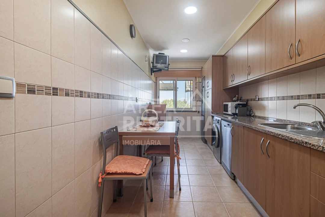 Apartamento T2 para Venda em Amora Foto 1
