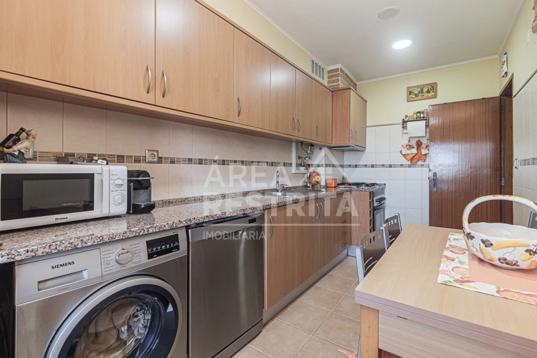 Apartamento T2 para Venda em Amora Foto 2