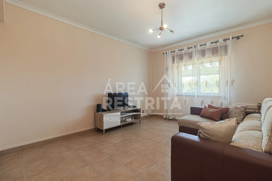 Apartamento T2 para Venda em Amora Foto 3