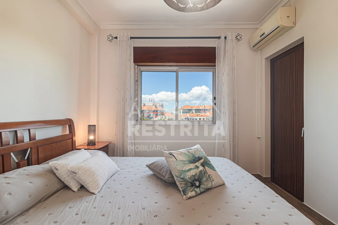Apartamento T2 para Venda em Amora Foto 9
