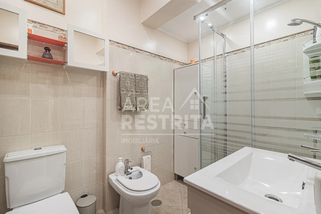 Apartamento T2 para Venda em Amora Foto 12
