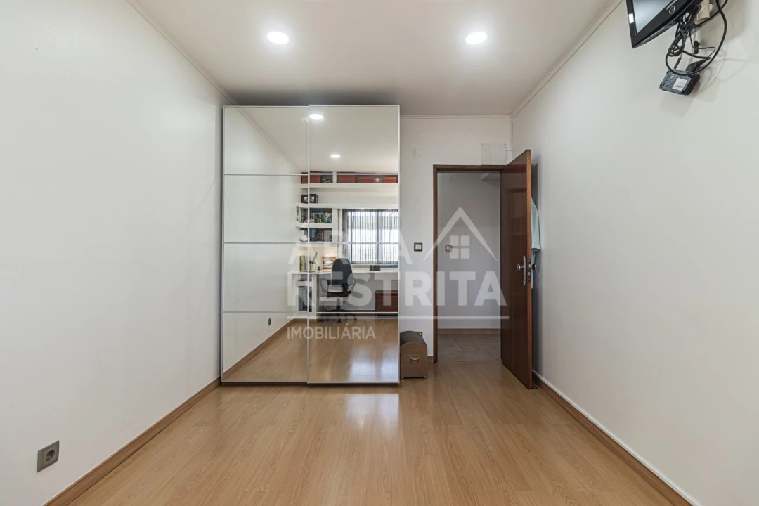 Apartamento T2 para Venda em Amora Foto 21