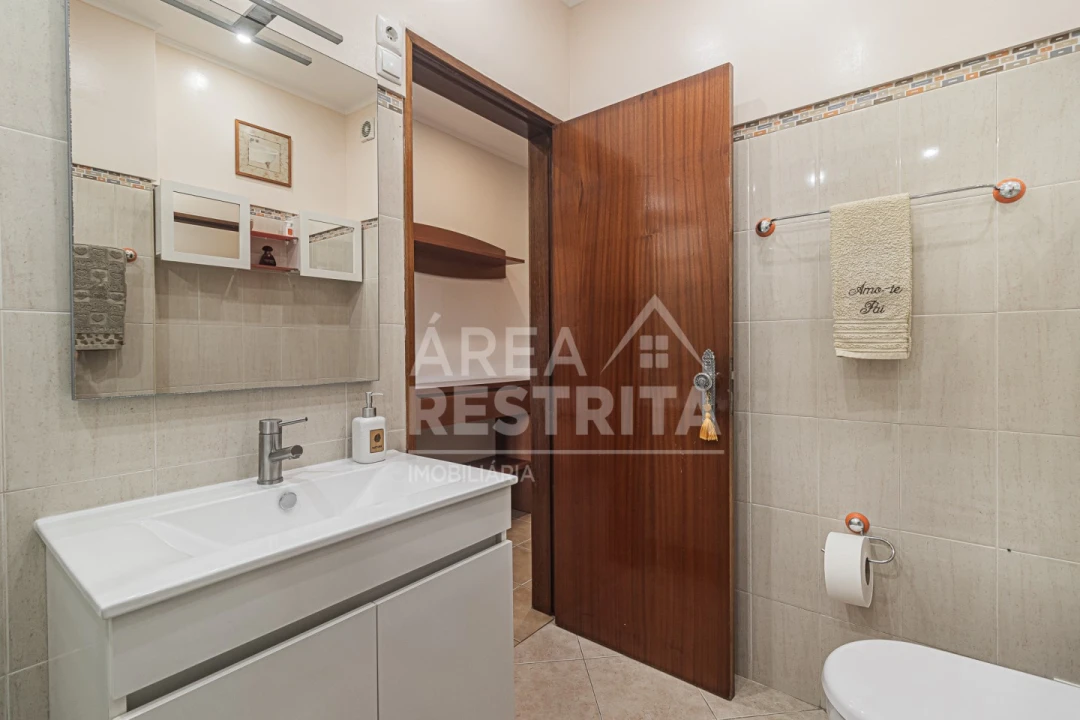 Apartamento T2 para Venda em Amora Foto 25