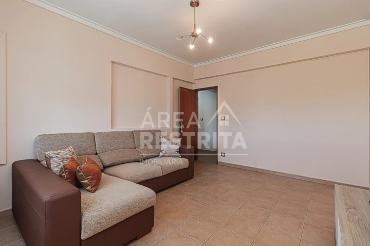 Apartamento T2 para Venda em Amora Foto 4