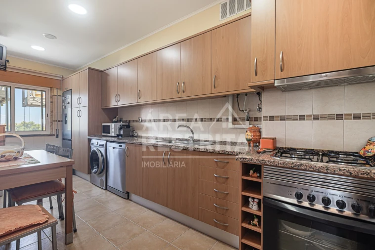 Apartamento T2 para Venda em Amora Foto 13