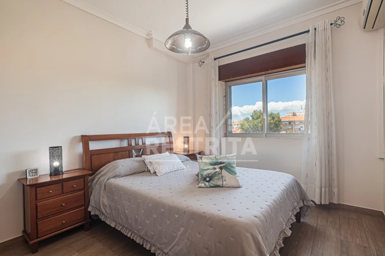Apartamento T2 para Venda em Amora Foto 18