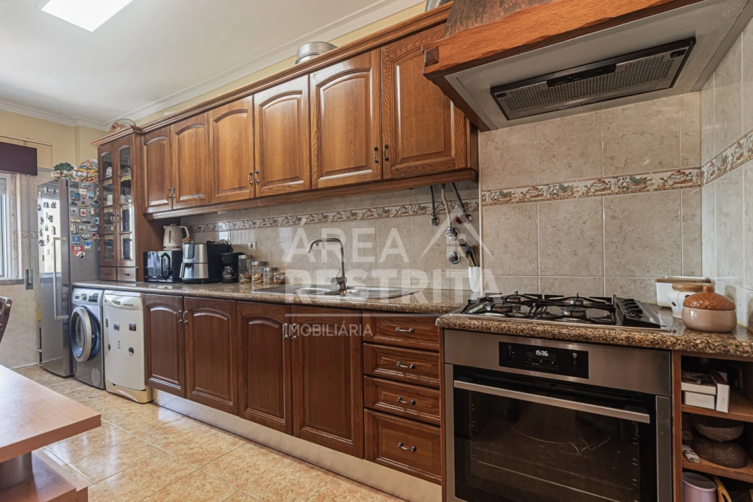 Apartamento T2 para Venda em Amora Foto 15