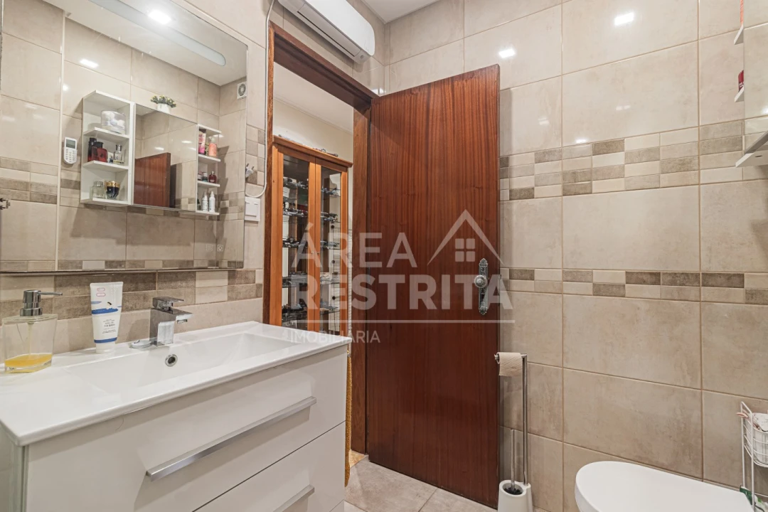Apartamento T2 para Venda em Amora Foto 21