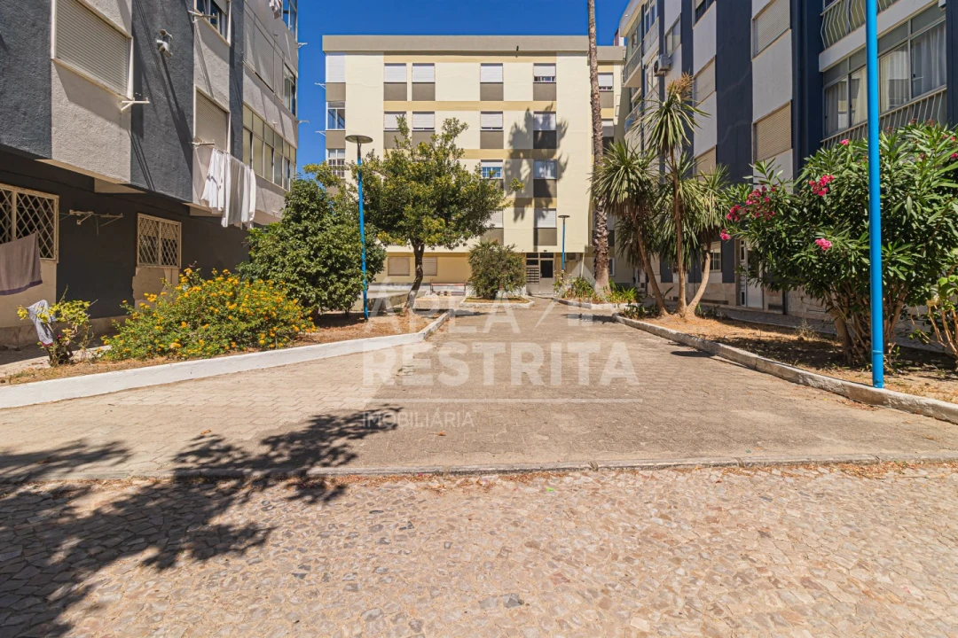 Apartamento T2 para Venda em Amora Foto 28