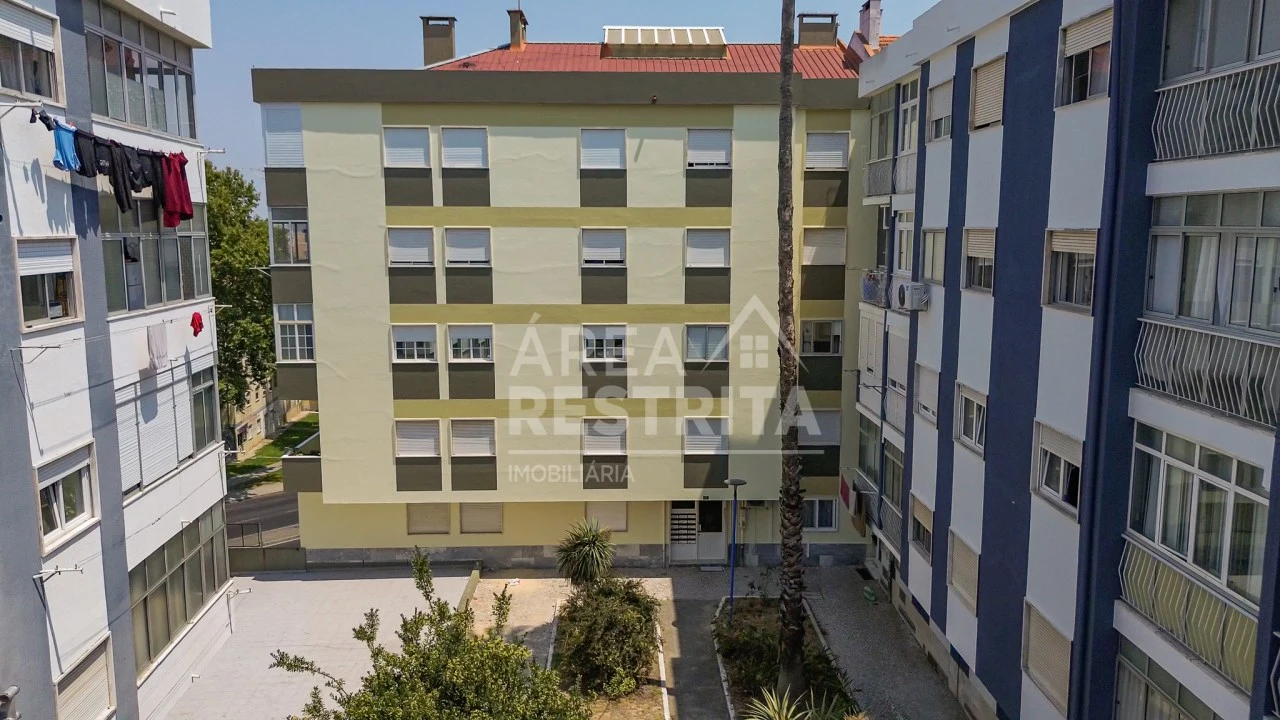Apartamento T2 para Venda em Amora Foto 30