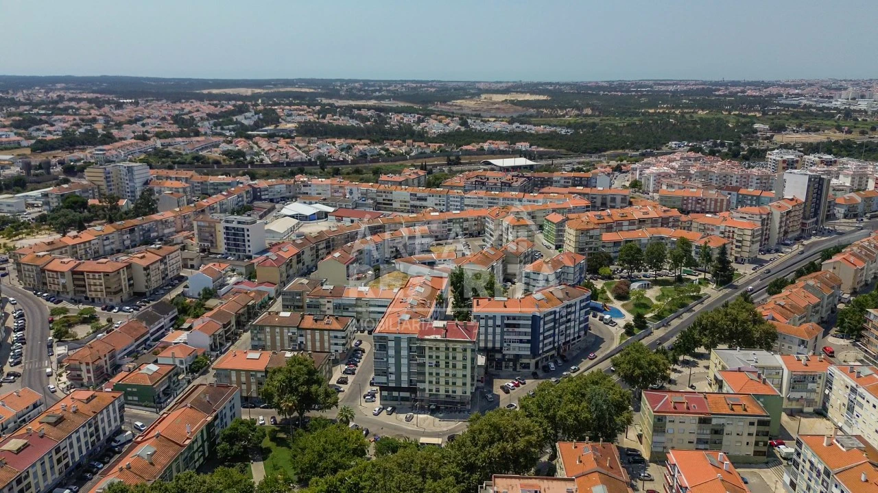 Apartamento T2 para Venda em Amora Foto 35