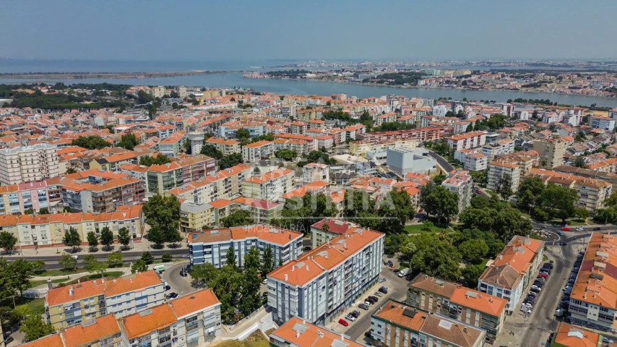 Apartamento T2 para Venda em Amora Foto 32