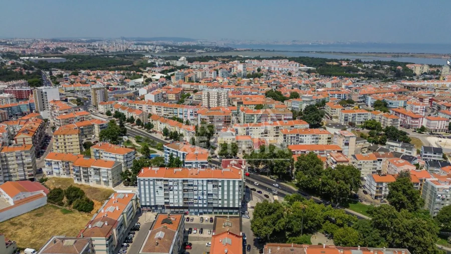 Apartamento T2 para Venda em Amora Foto 33