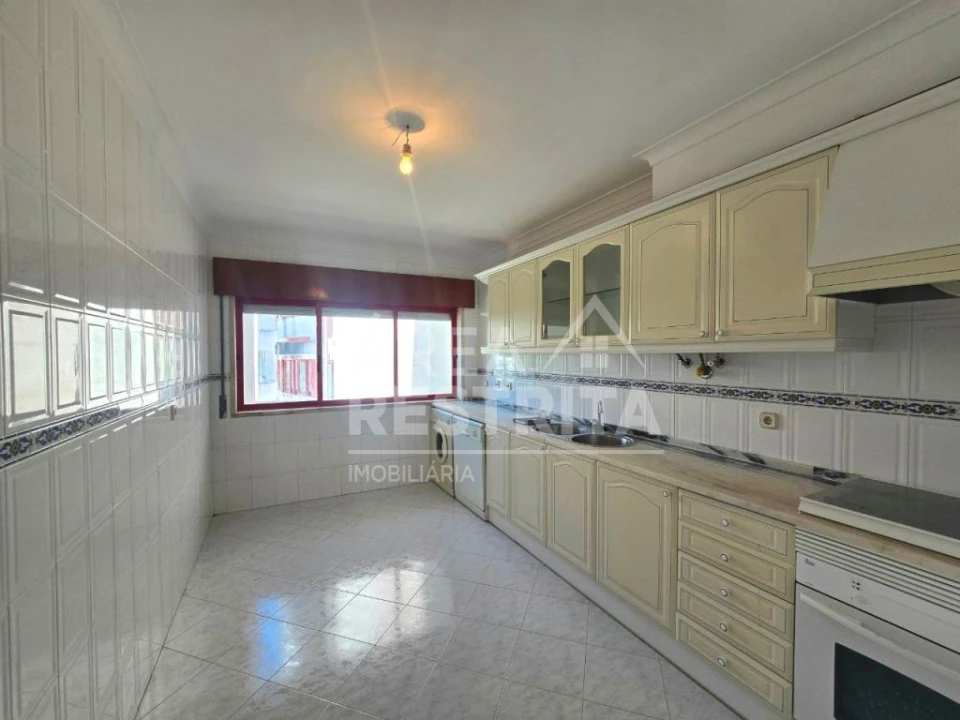 Apartamento T2 para Venda em Algueirão-Mem Martins Foto 1