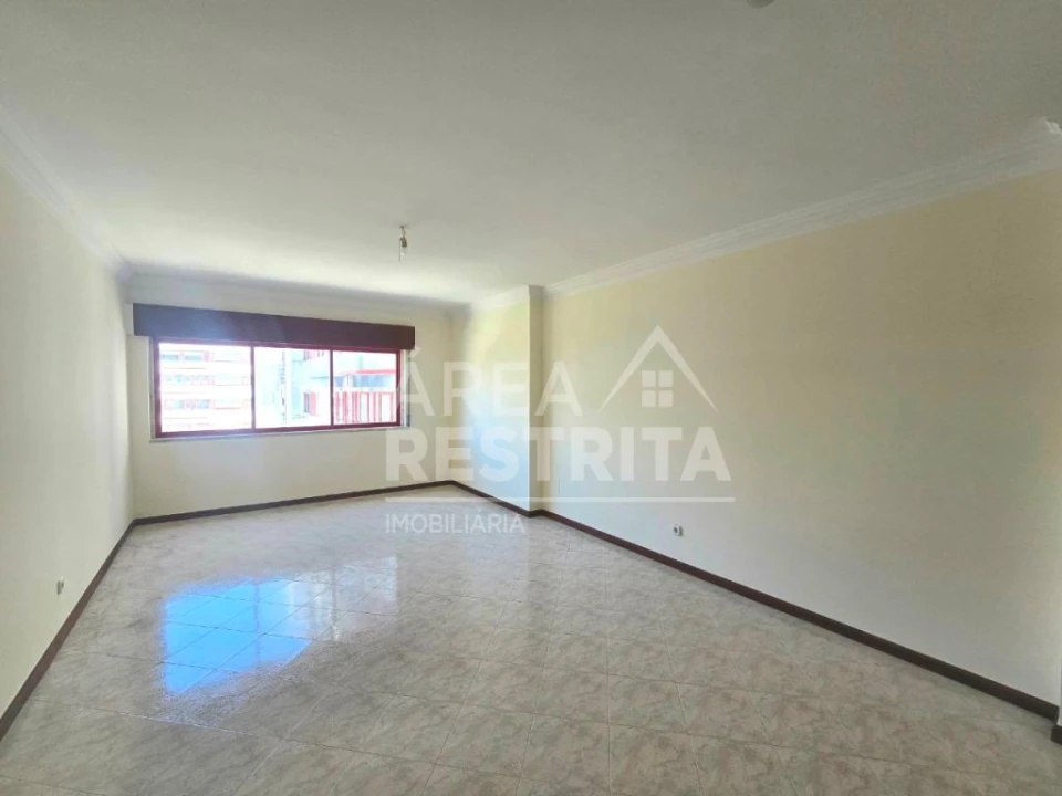 Apartamento T2 para Venda em Algueirão-Mem Martins Foto 7