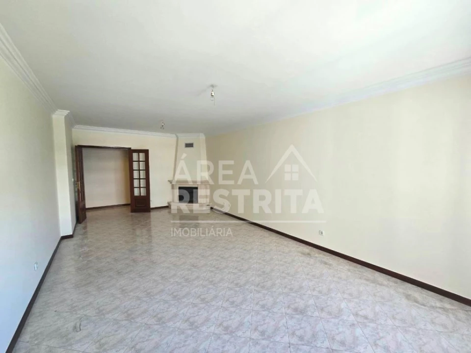 Apartamento T2 para Venda em Algueirão-Mem Martins Foto 8