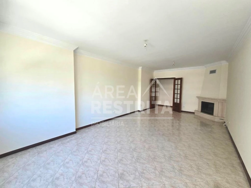 Apartamento T2 para Venda em Algueirão-Mem Martins Foto 9