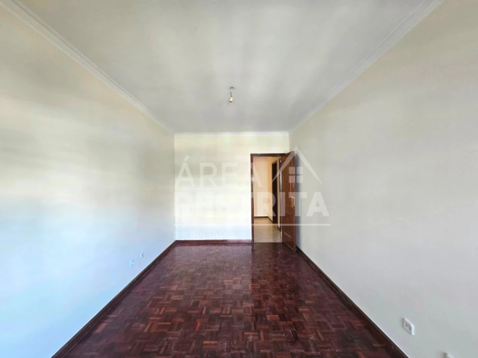 Apartamento T2 para Venda em Algueirão-Mem Martins Foto 15