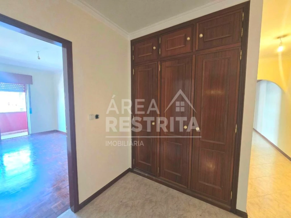 Apartamento T2 para Venda em Algueirão-Mem Martins Foto 17