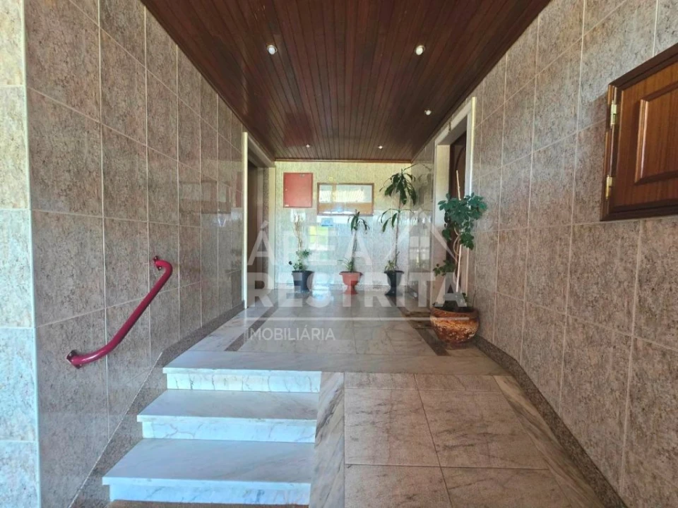 Apartamento T2 para Venda em Algueirão-Mem Martins Foto 23