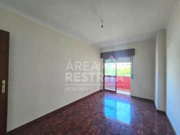 Apartamento T2 para Venda em Algueirão-Mem Martins