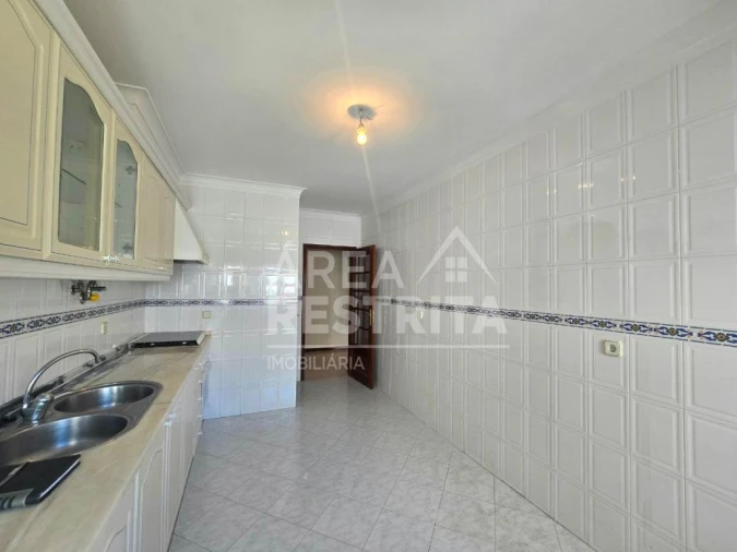 Apartamento T2 para Venda em Algueirão-Mem Martins Foto 4