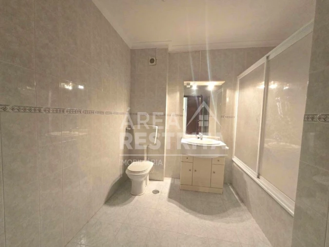 Apartamento T2 para Venda em Algueirão-Mem Martins Foto 11