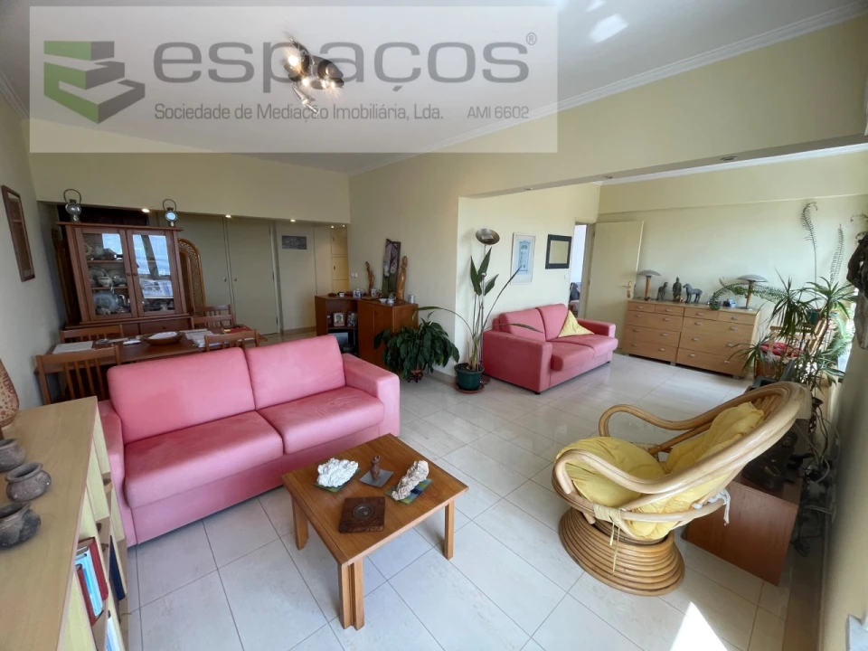 Apartamento T3 para Venda em Moscavide e Portela Foto 4