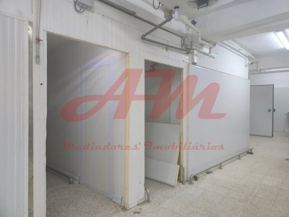 Armazém para Arrendamento em Mina de Água Foto 11