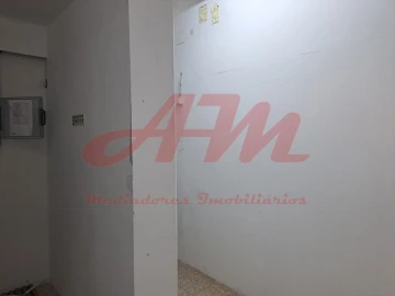 Armazém para Arrendamento em Mina de Água