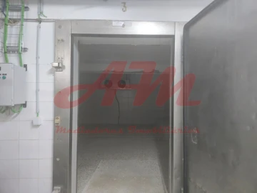 Armazém para Arrendamento em Mina de Água