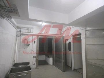 Armazém para Arrendamento em Mina de Água