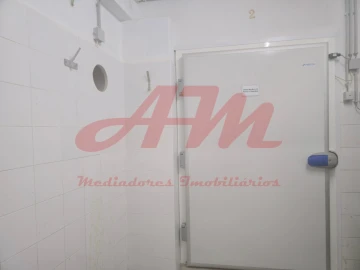 Armazém para Arrendamento em Mina de Água