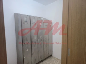 Armazém para Arrendamento em Mina de Água