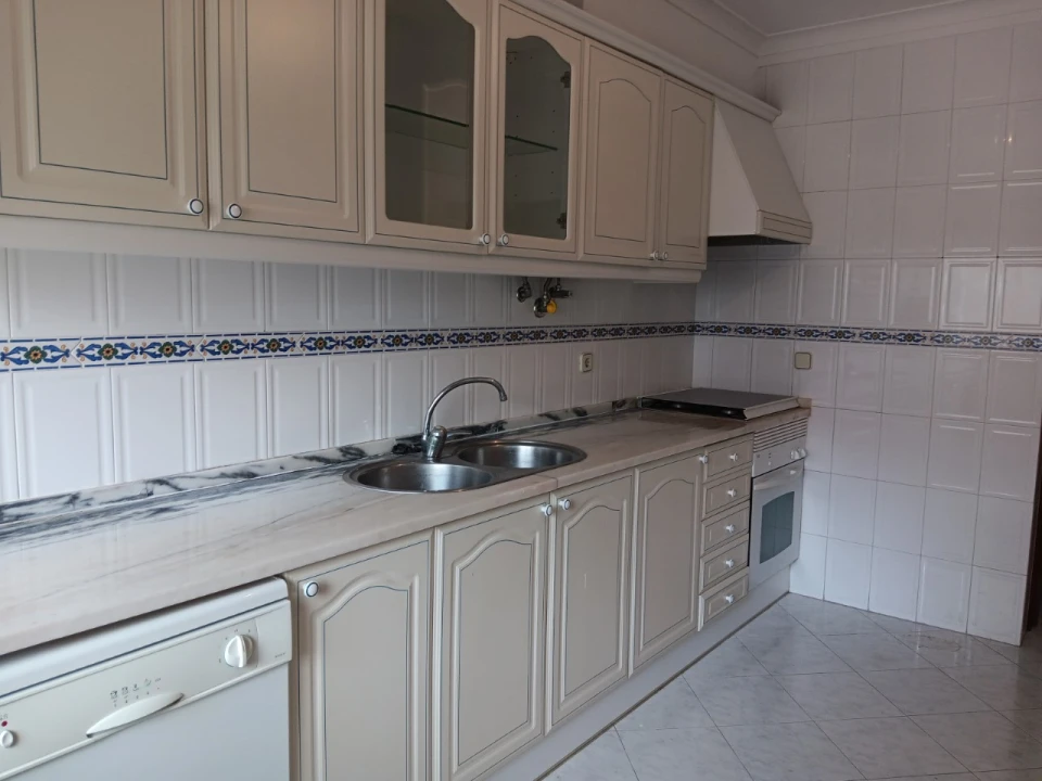 Apartamento T2 para Venda em Algueirão-Mem Martins Foto 5