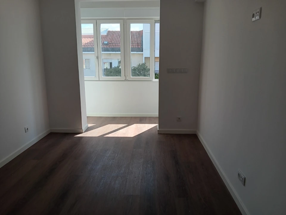 Apartamento T2 para Venda em Venteira Foto 9