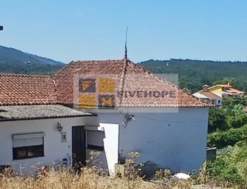 Moradia T2 para Venda em Gandaras