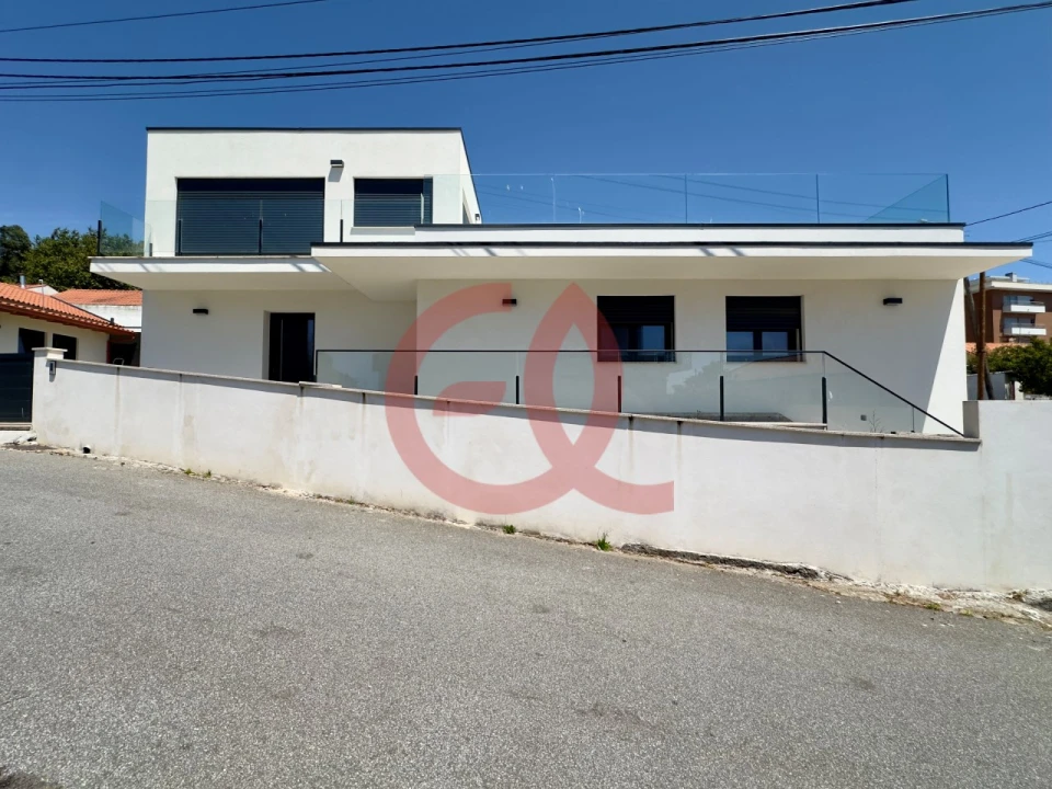 Moradia T3 para Venda em Areosa Foto 1