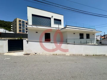 Moradia T3 para Venda em Areosa