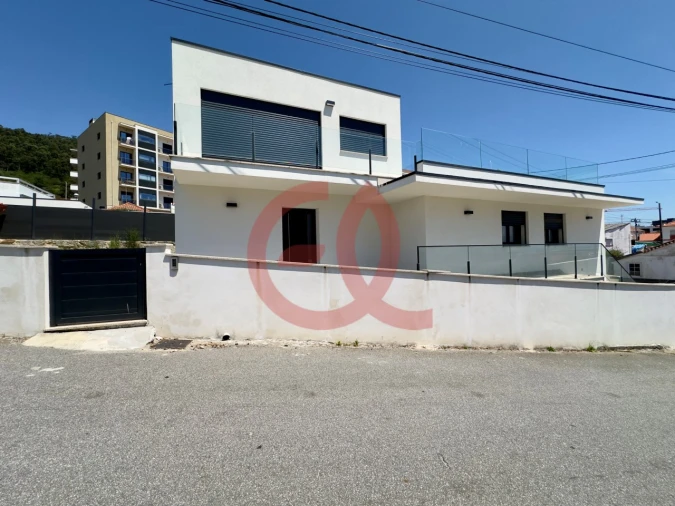 Moradia T3 para Venda em Areosa Foto 2