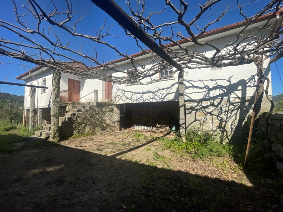 Moradia T4 para Venda em Gemieira Foto 6
