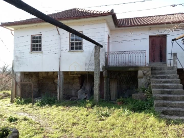 Moradia T4 para Venda em Gemieira