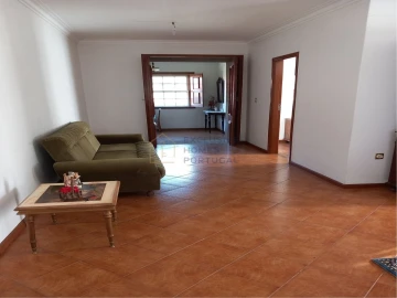 Moradia T4 para Venda em Gemieira