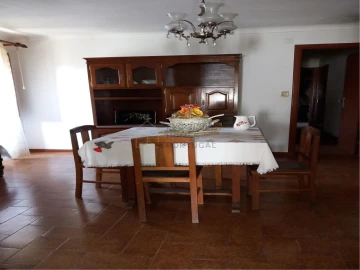 Moradia T4 para Venda em Gemieira