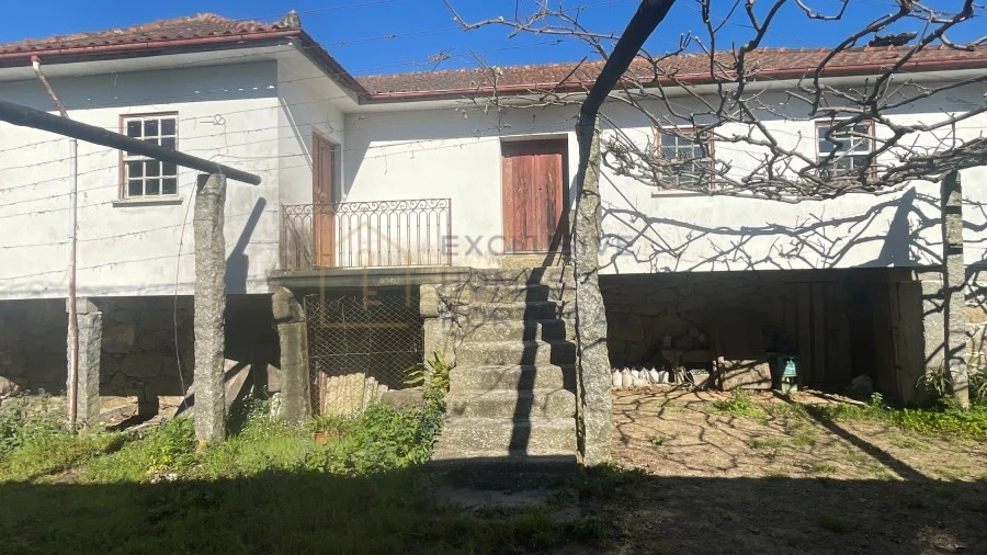 Moradia T4 para Venda em Gemieira