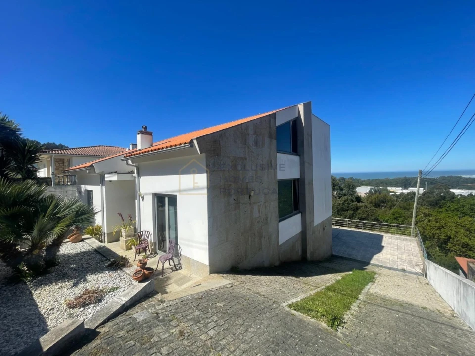 Moradia T4 para Venda em Vila Praia de Ancora Foto 1