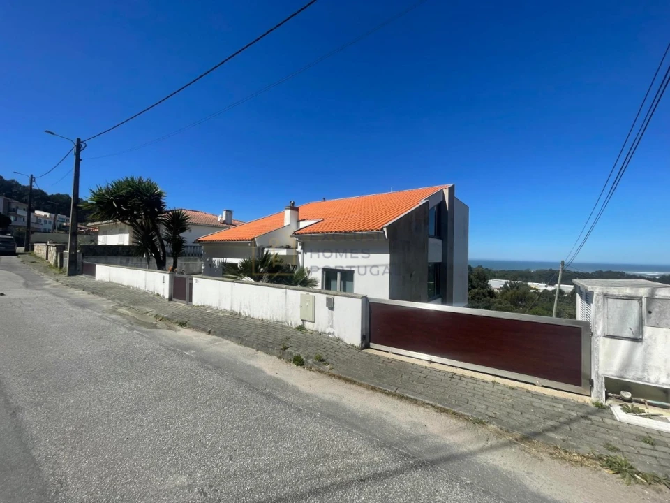 Moradia T4 para Venda em Vila Praia de Ancora Foto 3
