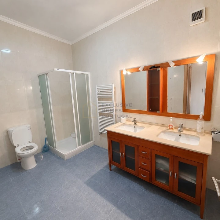 Moradia T4 para Venda em Vila Praia de Ancora Foto 27