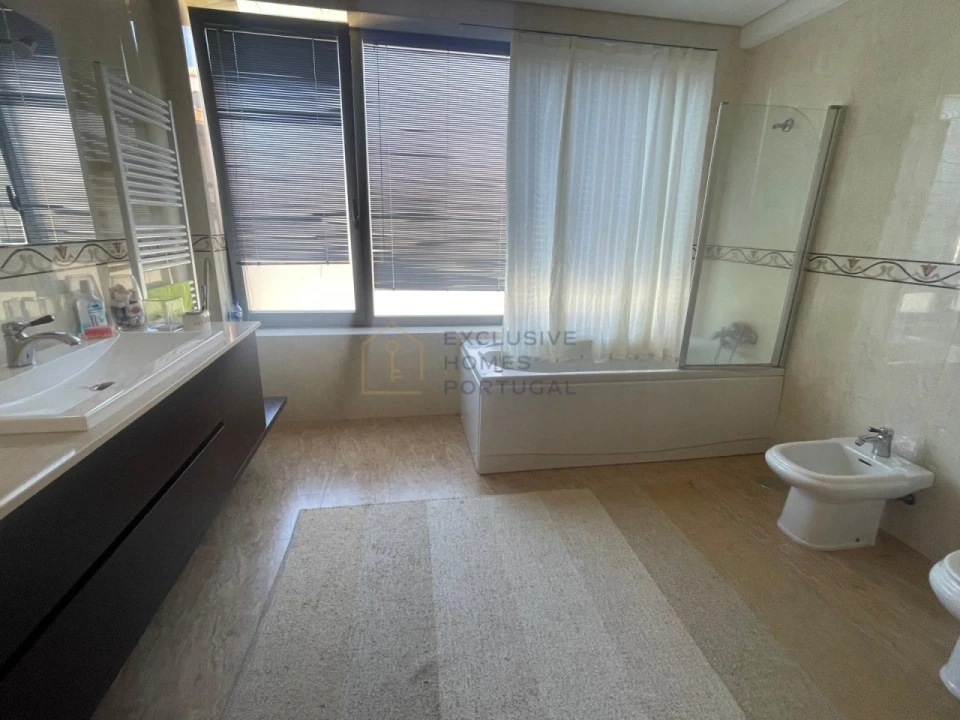 Moradia T4 para Venda em Vila Praia de Ancora Foto 28