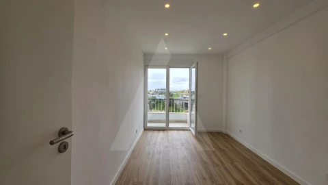 Apartamento T3 para Venda em Camarate, Unhos e Apelação